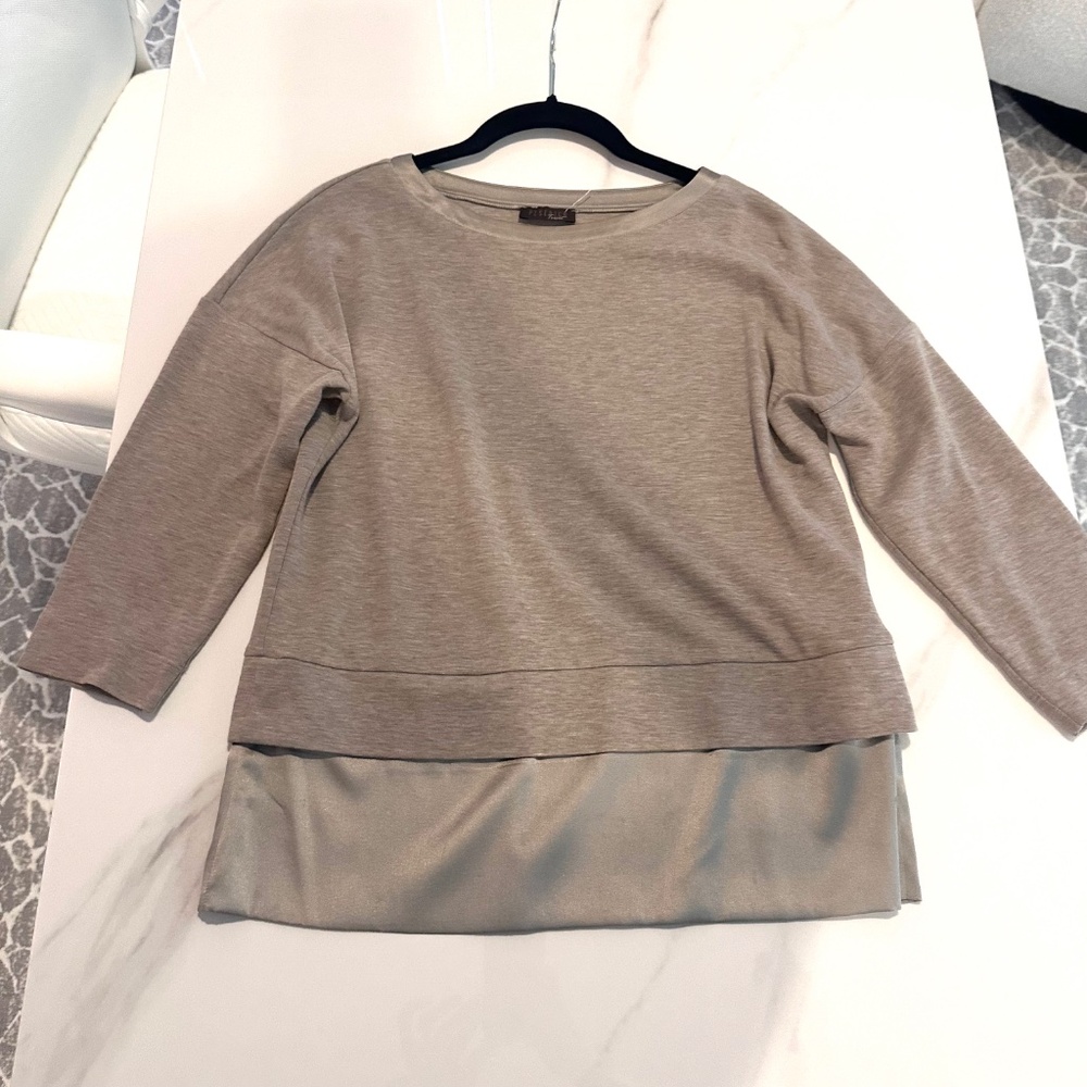 Peserico Trico Taupe Silk top size 38 made in Italy